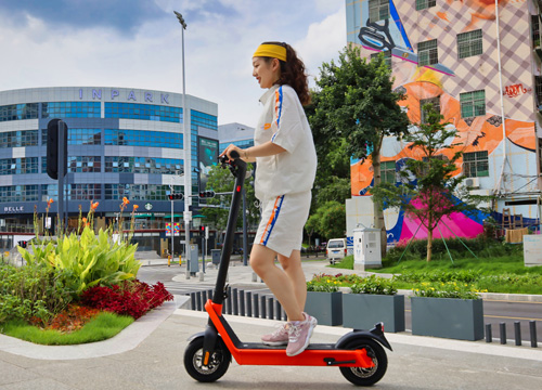 TIPS FOR RIDING AN E-SCOOTER INA NEW CITY
