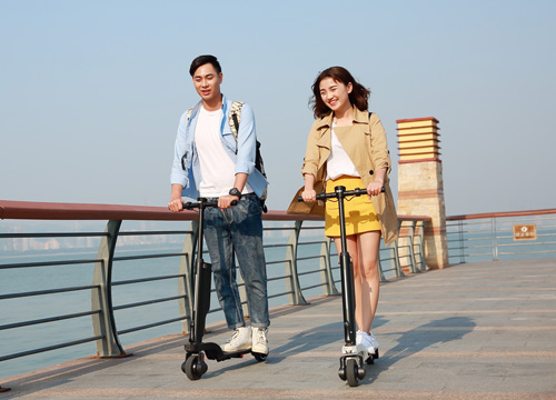 TIPS FOR RIDING AN E-SCOOTER INA NEW CITY TIPS FOR RIDING AN E-SCOOTER INA NEW CITY